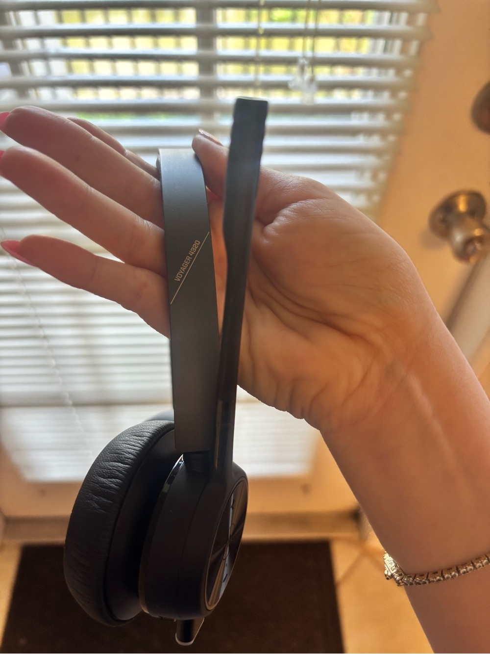 Poly Voyager 4320 Wireless Bluetooth Headset - Picture 4 of 5